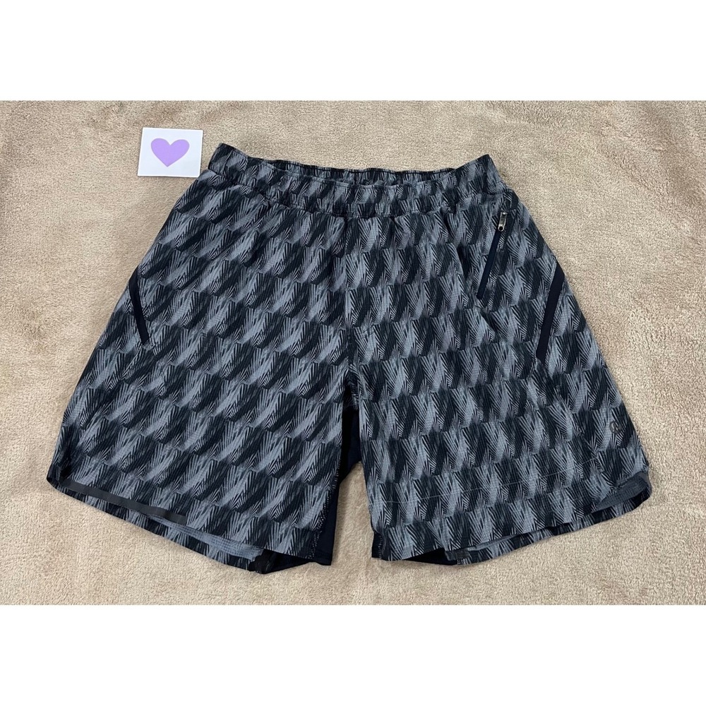 Lululemon Lined short Mens size M Black Gray Patterned Running Training
